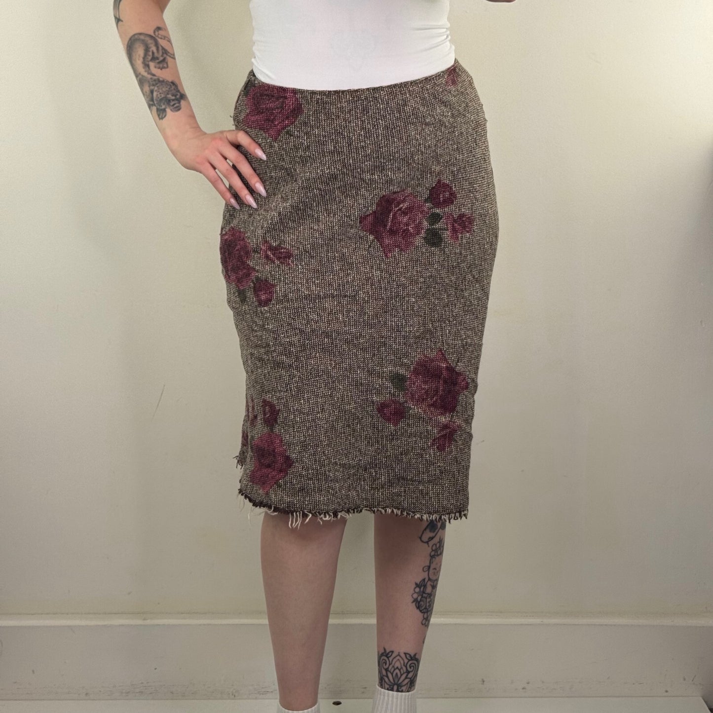 Y2K vintage midi skirt wool blend midi knee length fraying hem rose floral print
