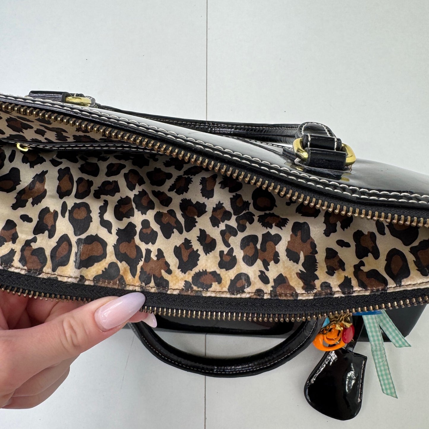 Y2K vintage Paul's Boutique handbag medium with charm patent faux leather