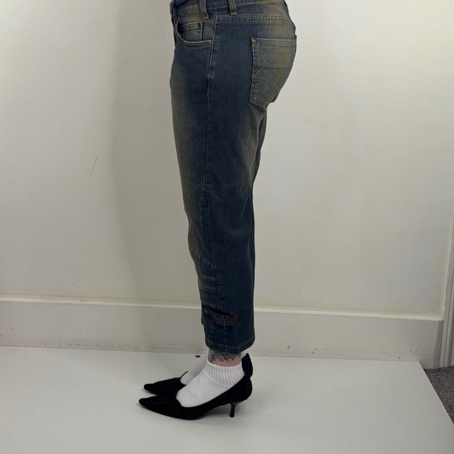 Y2K vintage capri jeans denim cropped faded dirty wash stretchy bootcut buckle
