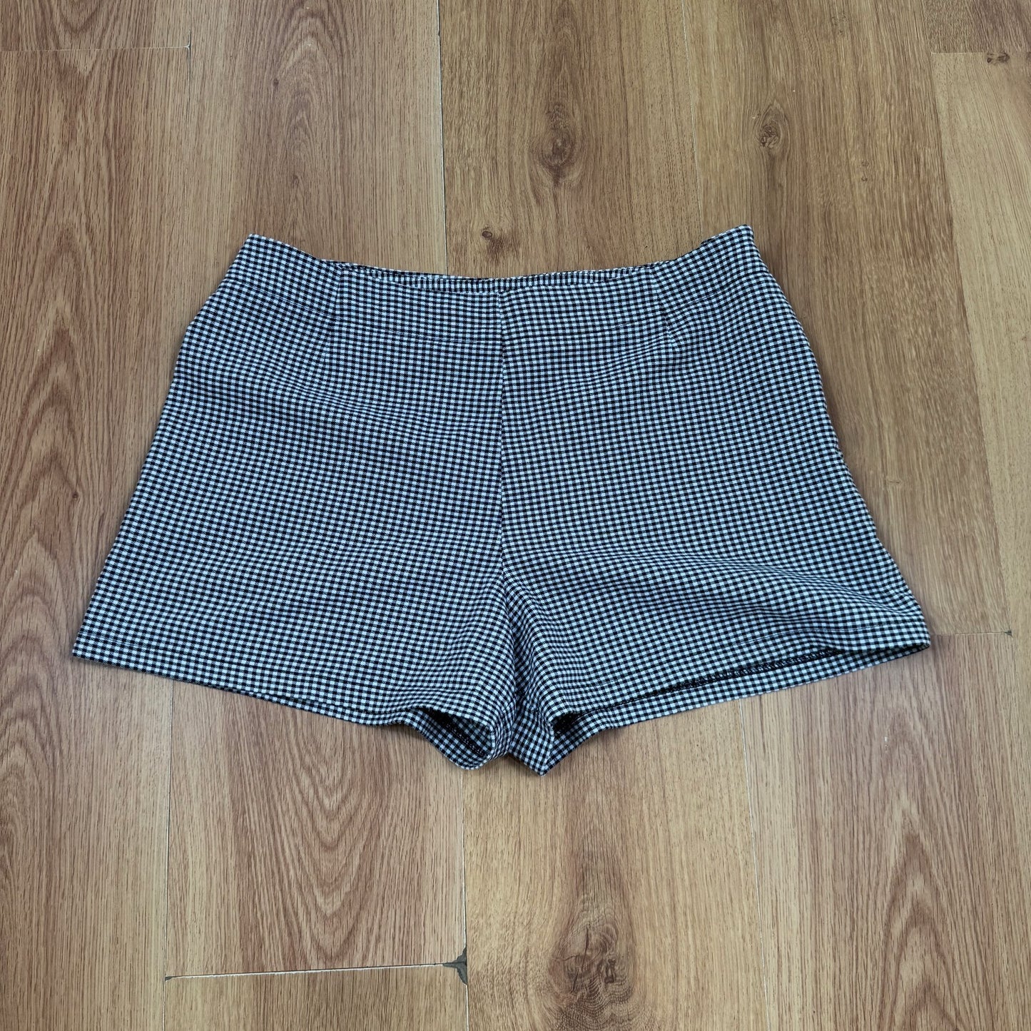 90s vintage mini shorts gingham check mid rise hot pants stretchy black white