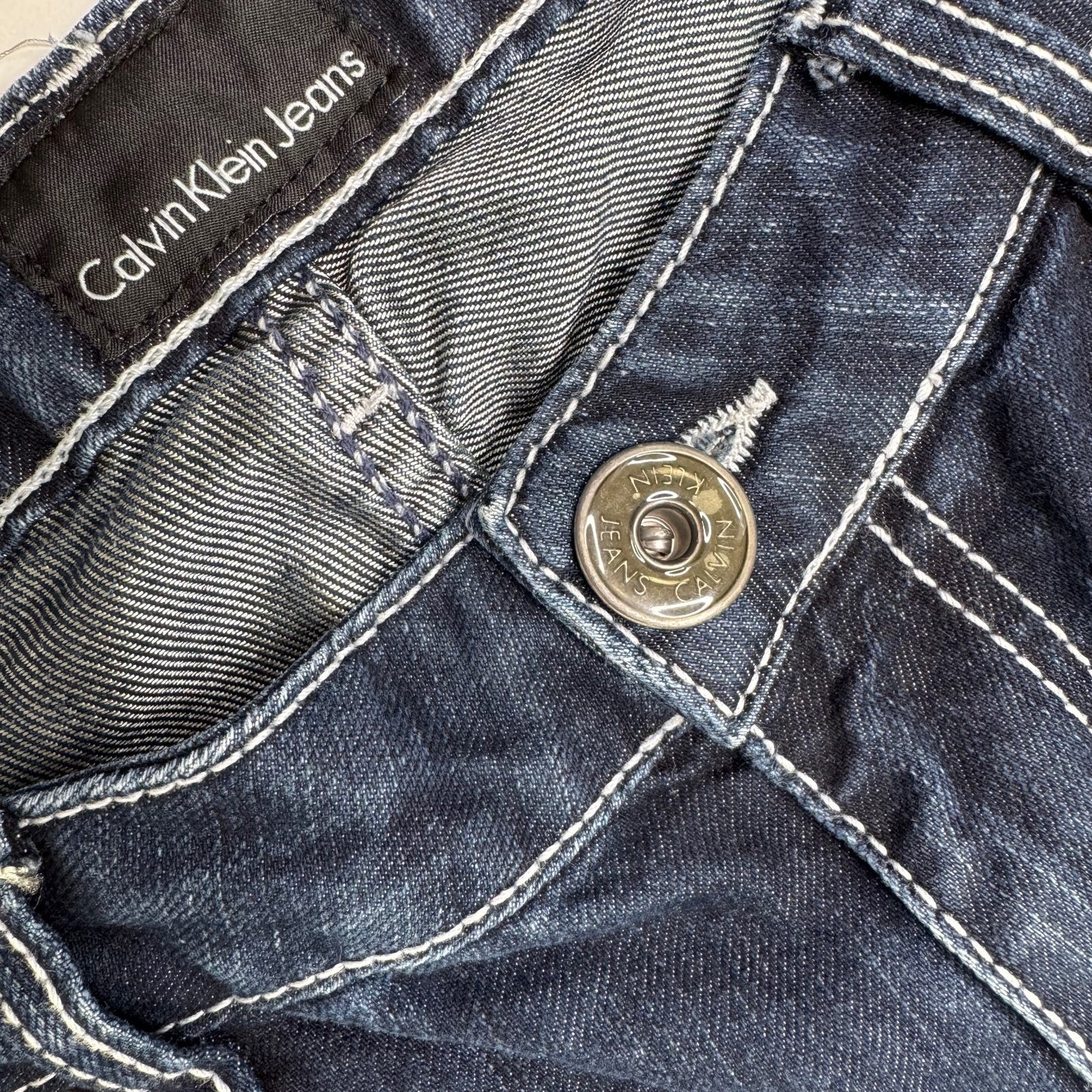 Y2K vintage Calvin Klein Jeans capri denim cropped dark blue wash stretchy zips