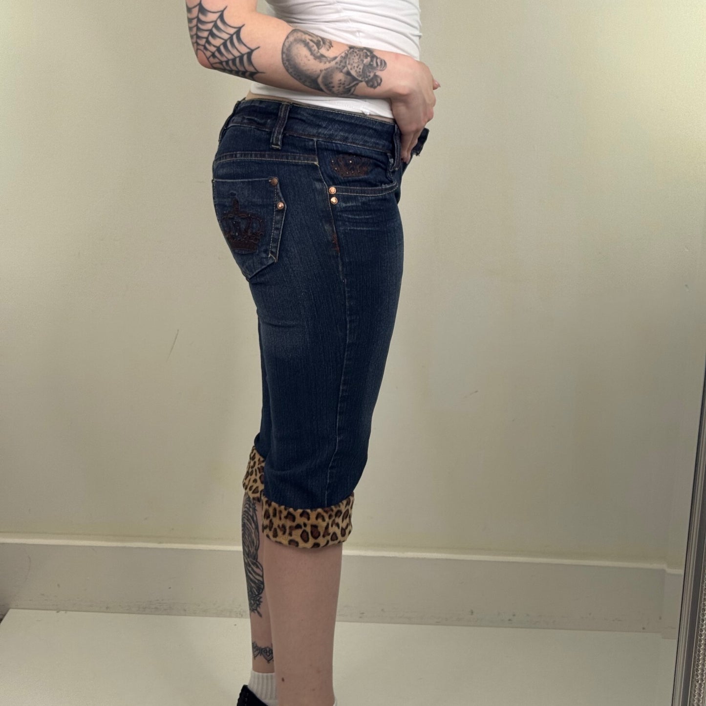 Y2K vintage capri jeans denim low rise cropped crown embroidery leopard print