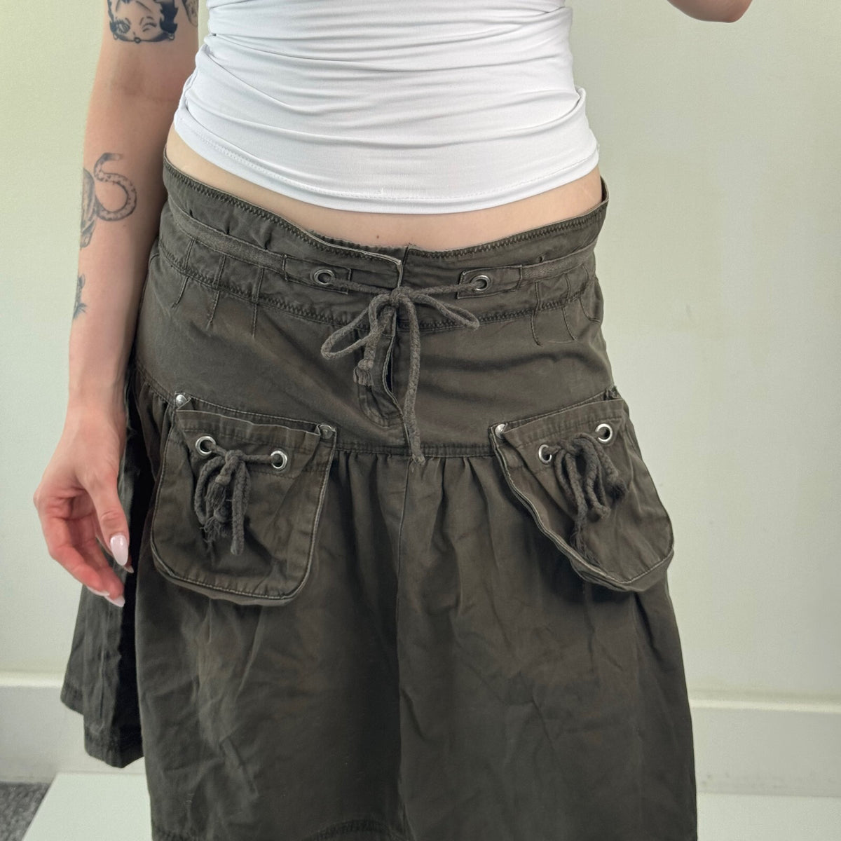 Y2K vintage midi skirt cargo a line pockets bow drawstring khaki utility