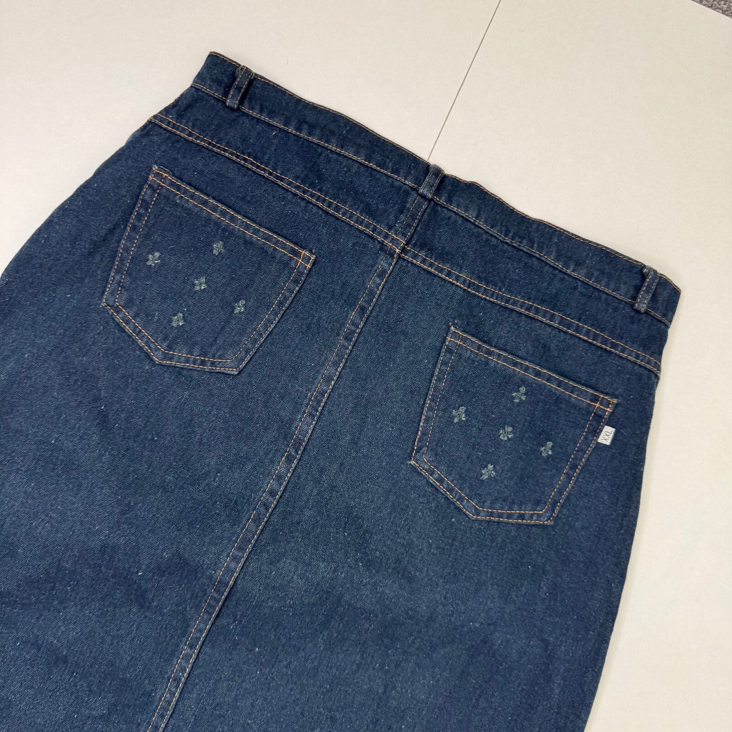 Y2K vintage maxi skirt denim dark blue wash fraying hem slit distressed pockets
