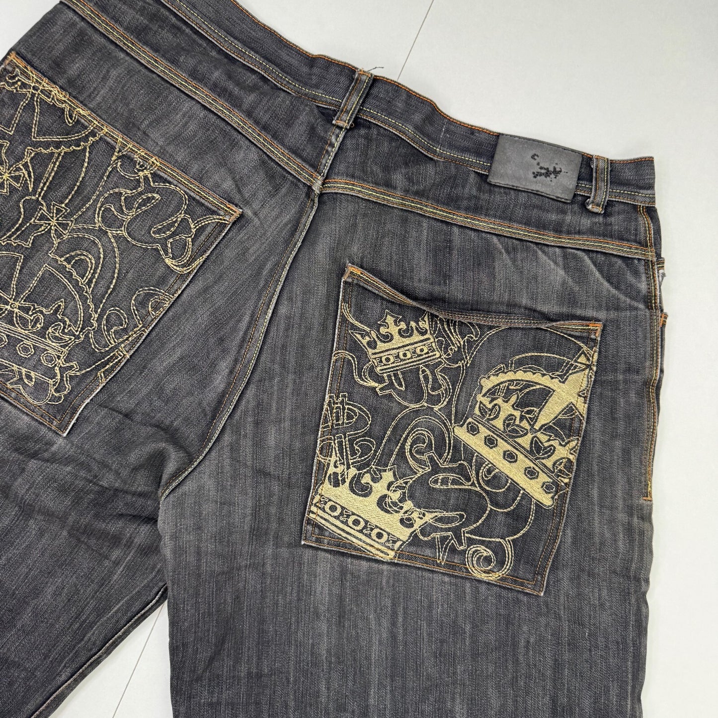 Y2K vintage jorts denim shorts embroidered crown dark grey wash contrast baggy