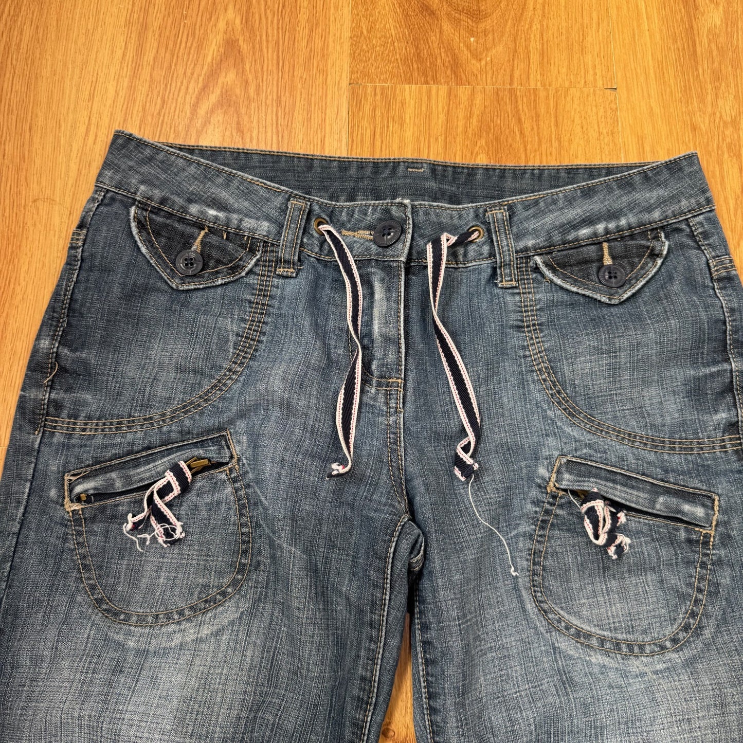 Y2K vintage capri jeans denim cropped low rise stripe toggles cargo pockets