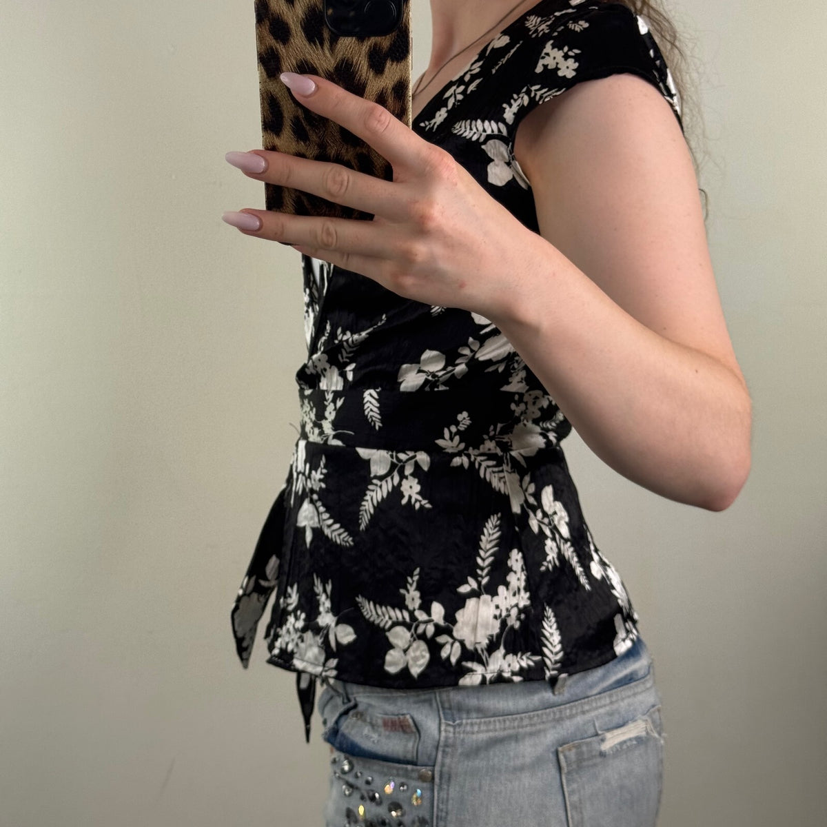 Y2K vintage Bay short cap sleeve top deep v neck side tie bow floral crinkle