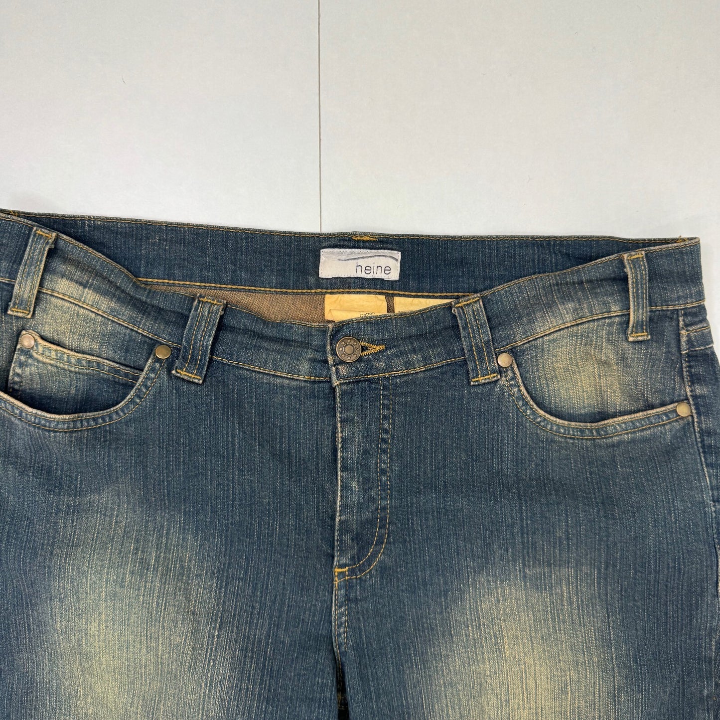 Y2K vintage capri jeans denim cropped faded dirty wash stretchy bootcut buckle