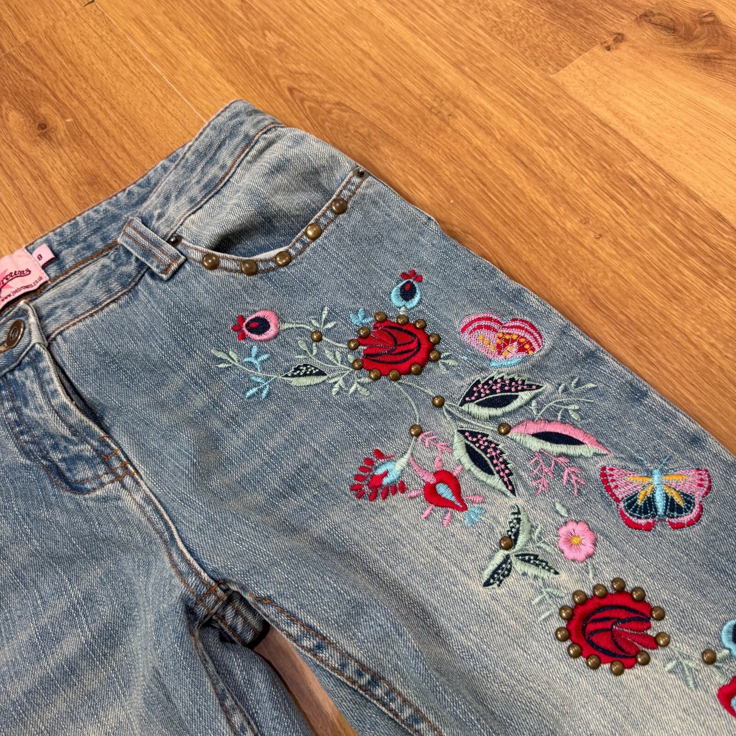 Y2K vintage capri jeans denim cropped low rise floral embroidery boho studded
