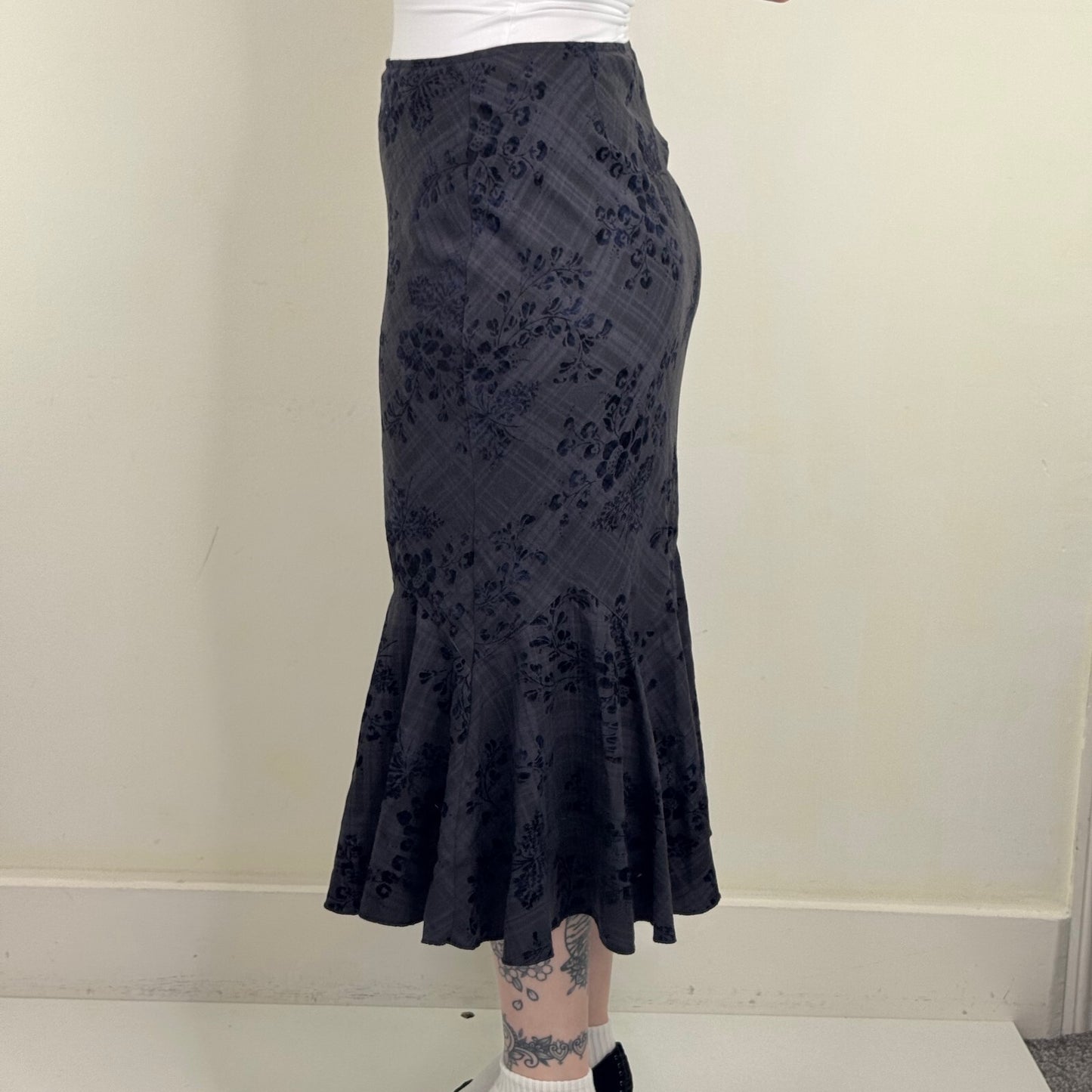 Y2K vintage Per Una midi skirt fishtail fitted navy tartan check print velvet