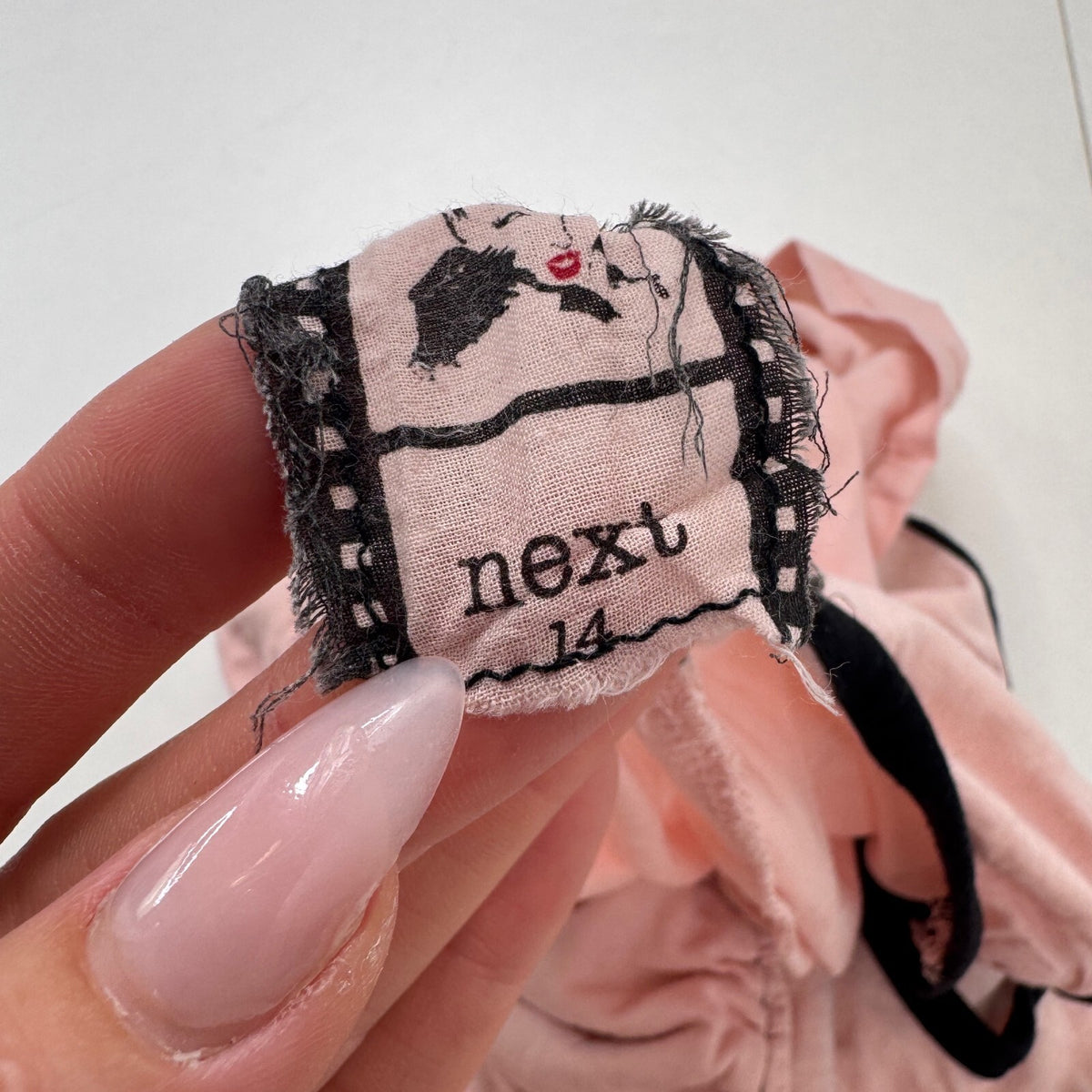 Y2K vintage tank top bow coquette baggy baby pink black