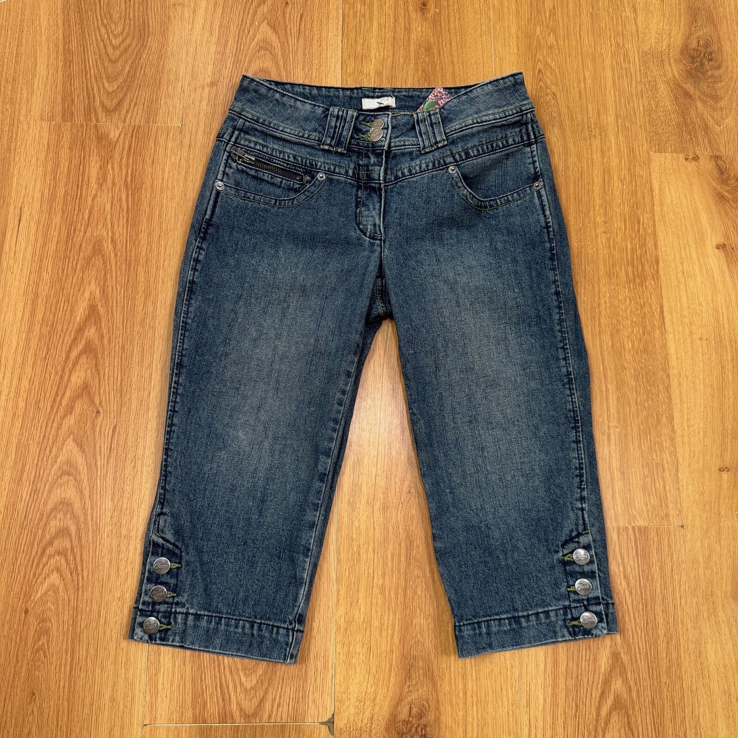 Y2K vintage capri jeans low rise cropped buttons stretchy dark denim wash