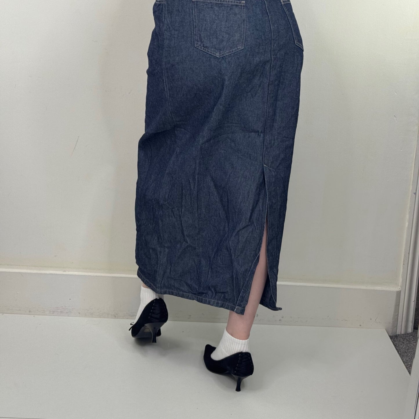 Y2K vintage denim maxi skirt dark blue wash pockets slit full length