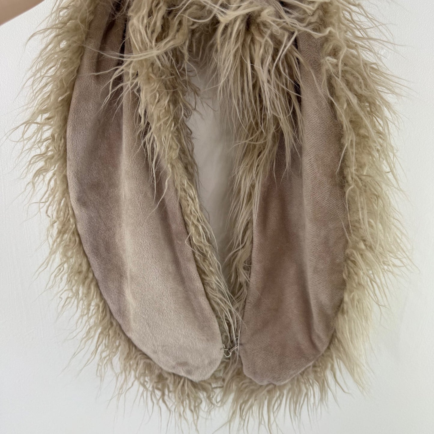 Y2K vintage faux fur scarf shaggy beige shawl