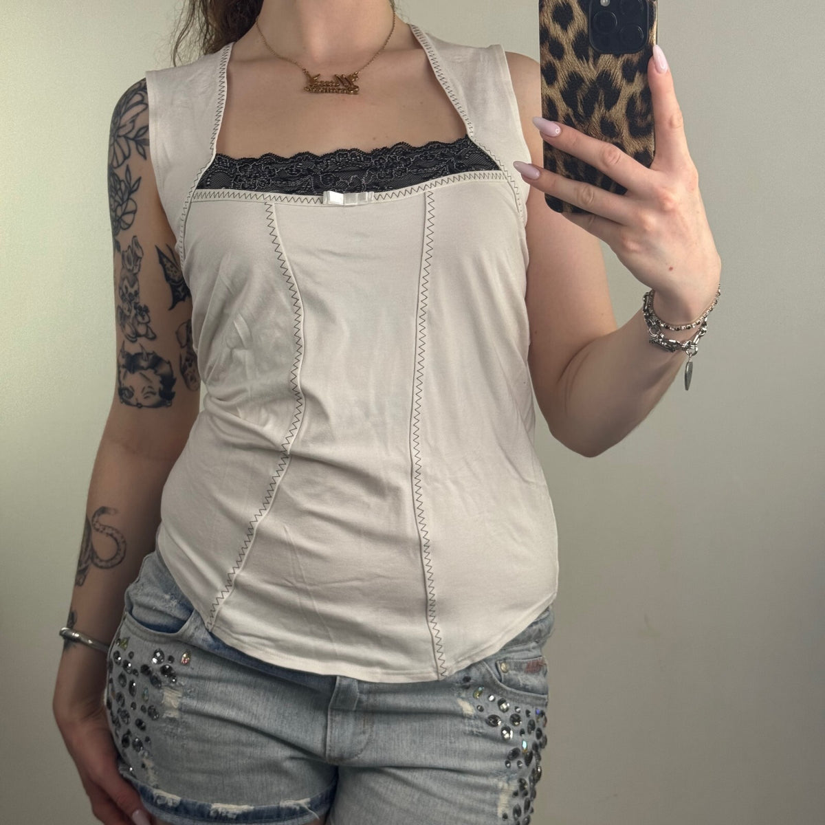 Y2K vintage tank top lace trim contrast stitch fitted stretchy square neck bow