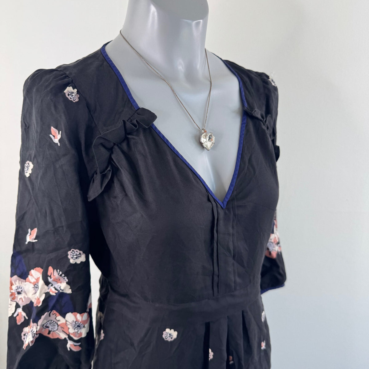 Vintage 2010 Juicy Couture 100% silk mini dress floral 3/4 sleeve v neck a line