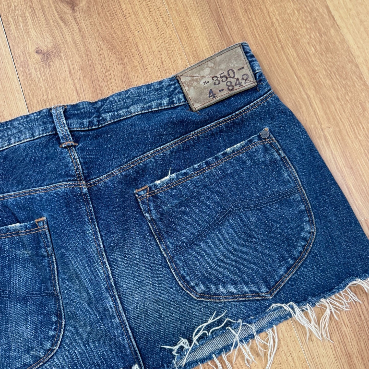 Y2K vintage mini skirt low rise faded dark/ medium denim wash fraying hem