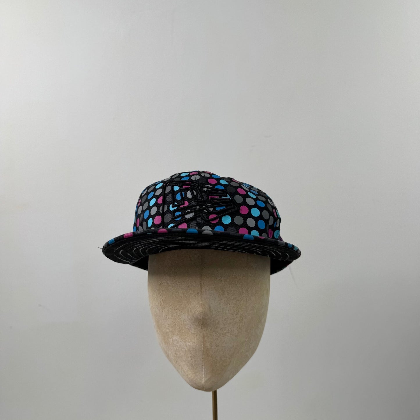 Y2K vintage New Era 59FIFTY “Sample” Fitted Rare Polka Dot Cap Hat Size 7 1/4