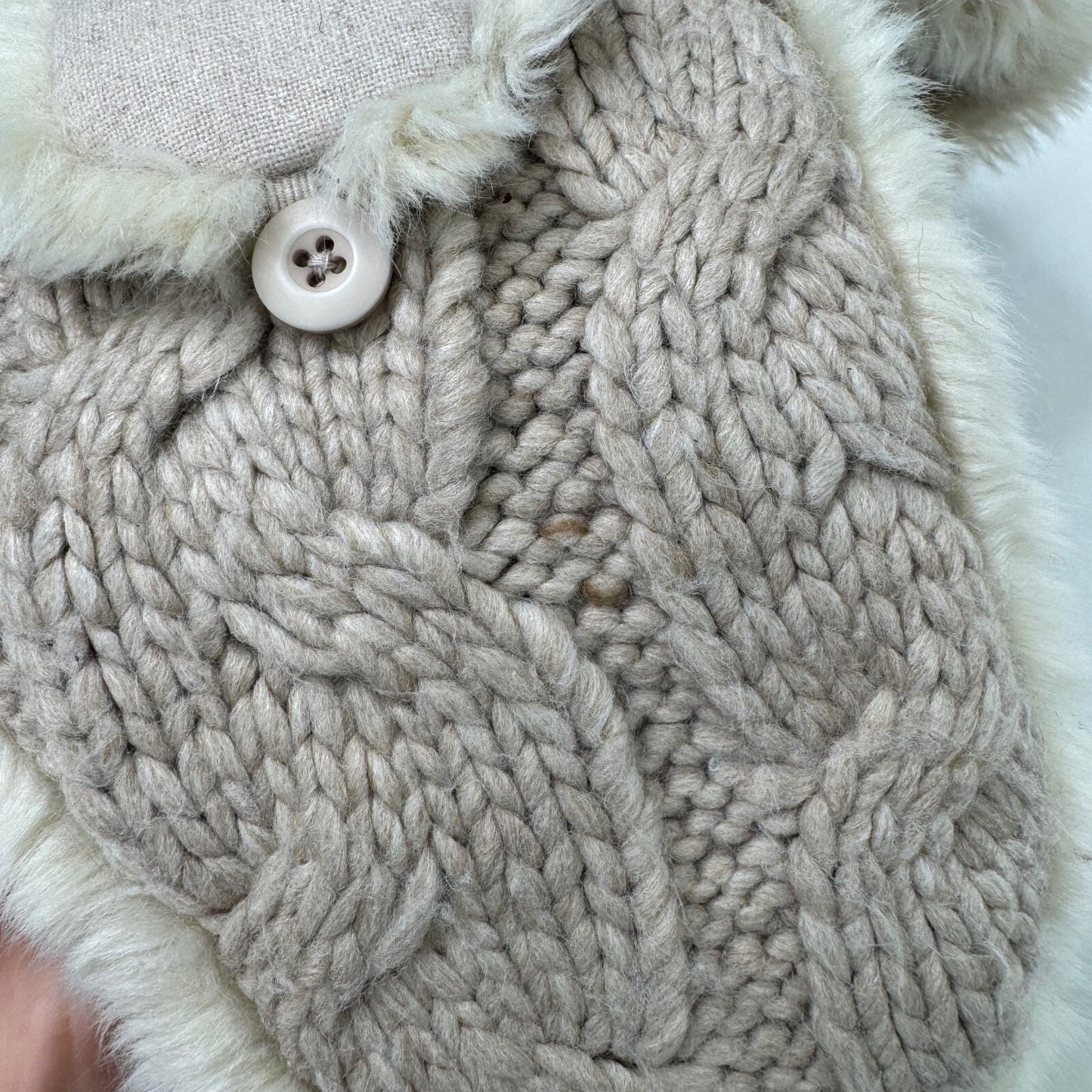 Y2K vintage trapper hat faux fur trim cable knit beige cream wool blend