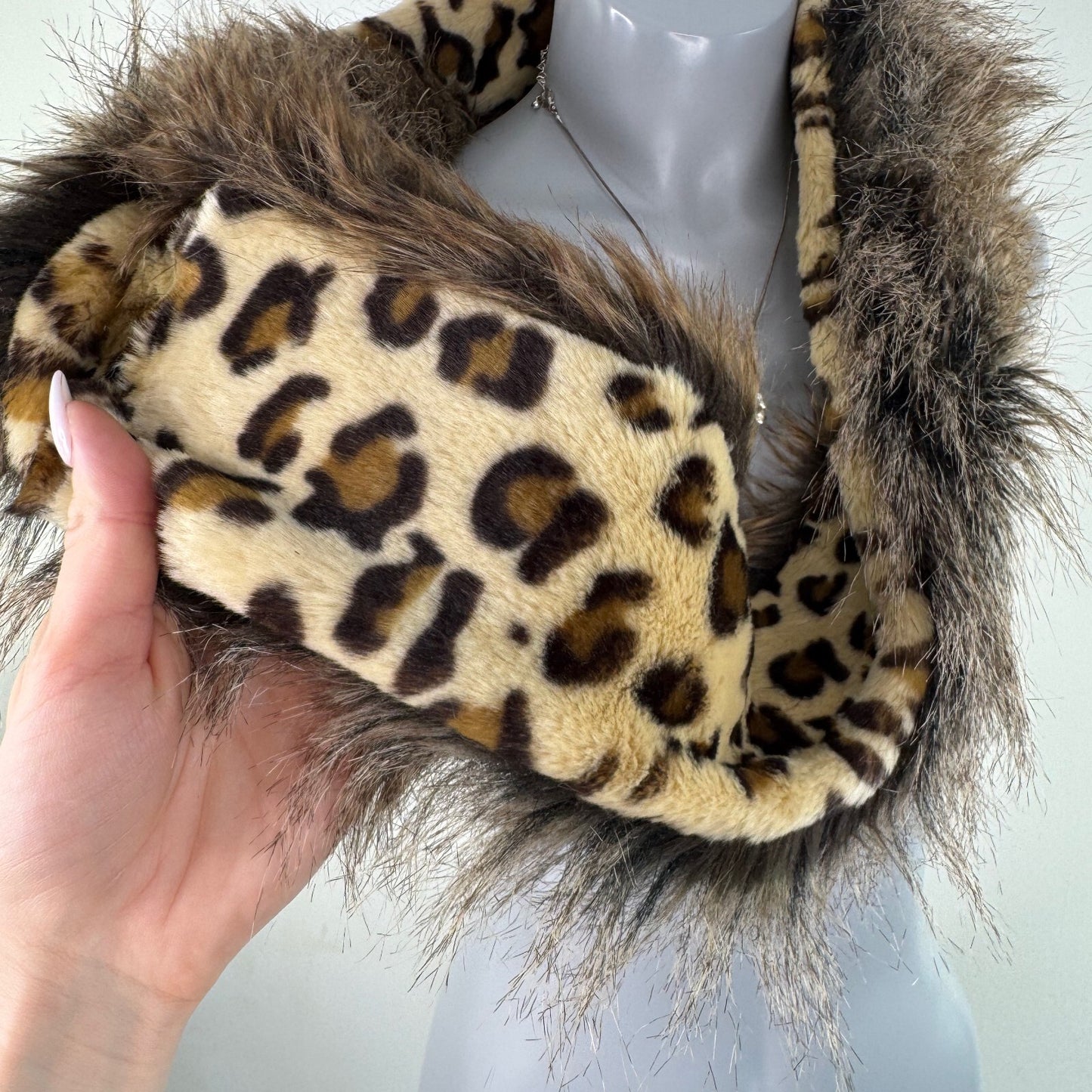 Vintage faux fur infinity scarf leopard print racoon style brown