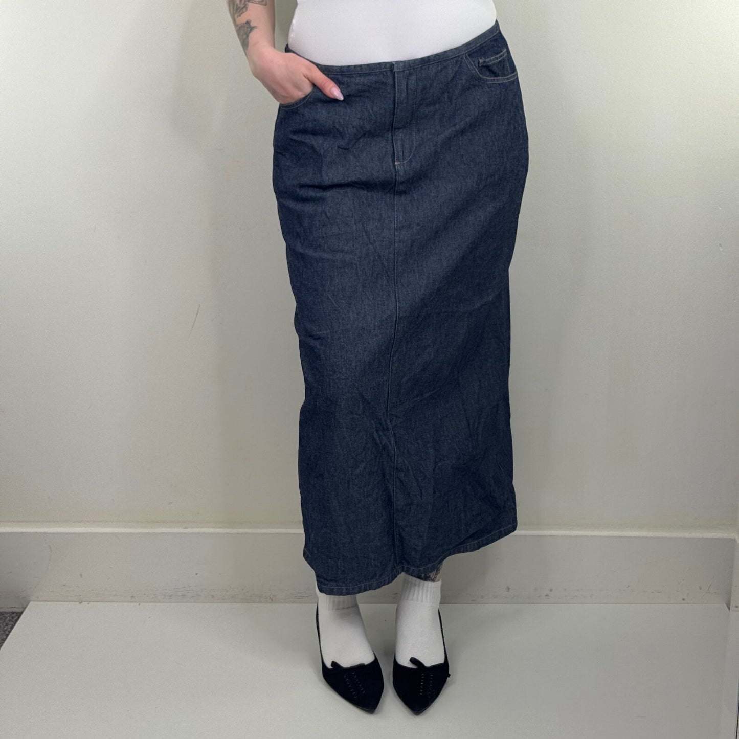 Y2K vintage denim maxi skirt dark blue wash pockets slit full length