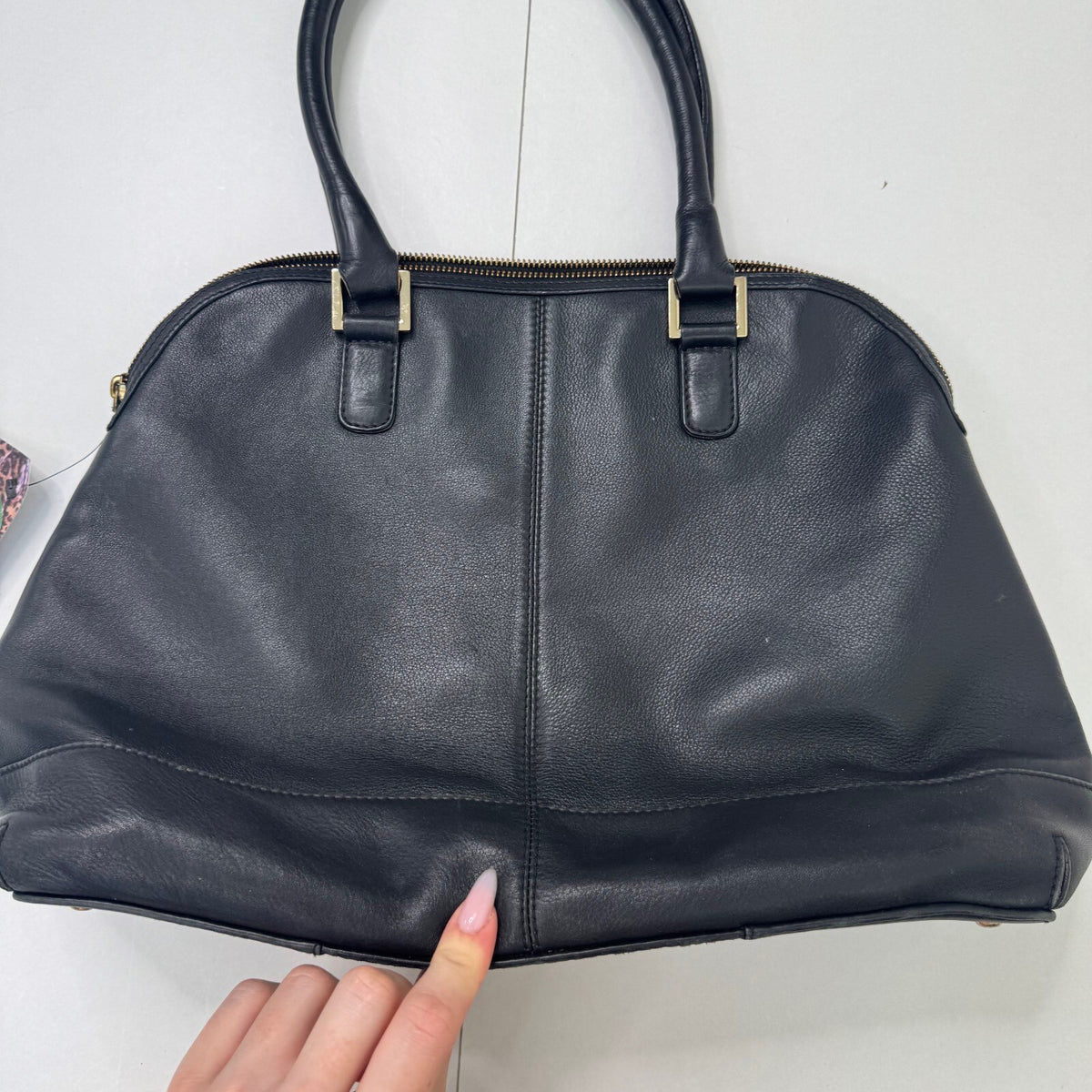 Y2K vintage 100% genuine leather shoulder bag quilted medium zip hardware