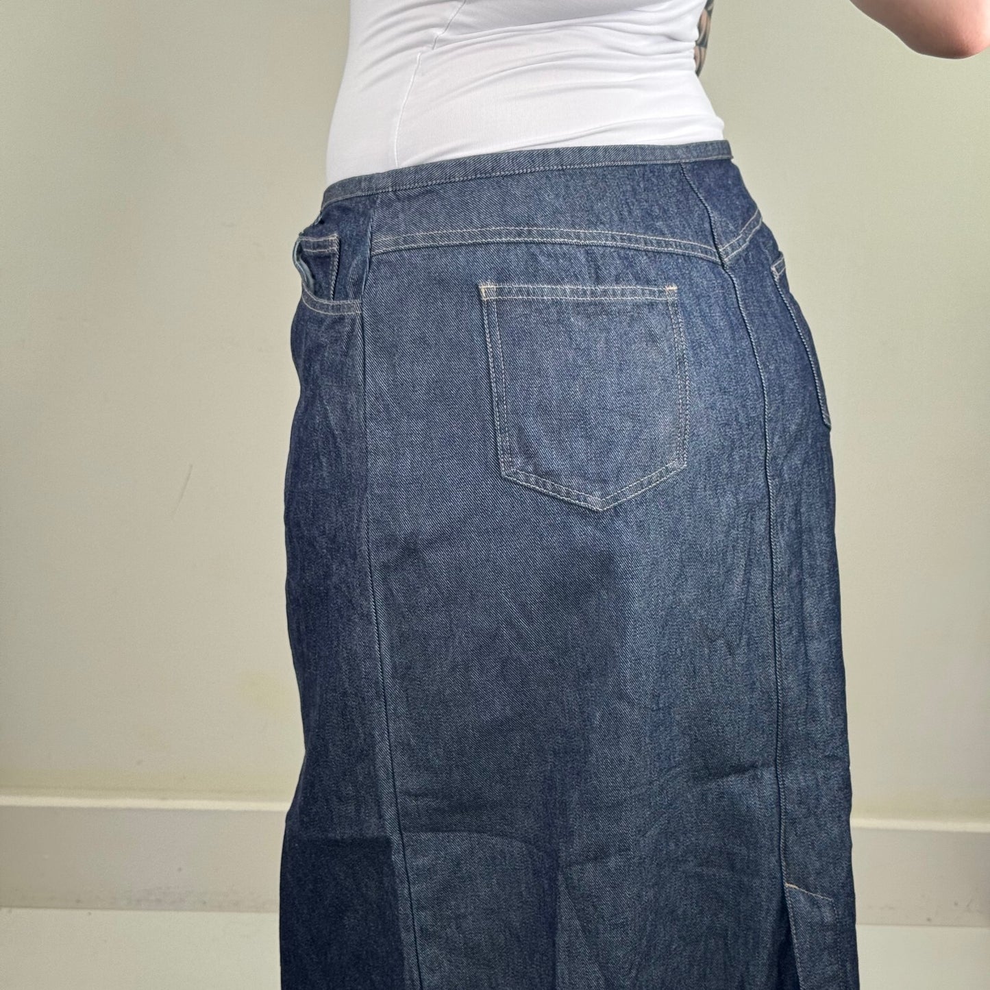 Y2K vintage denim maxi skirt dark blue wash pockets slit full length