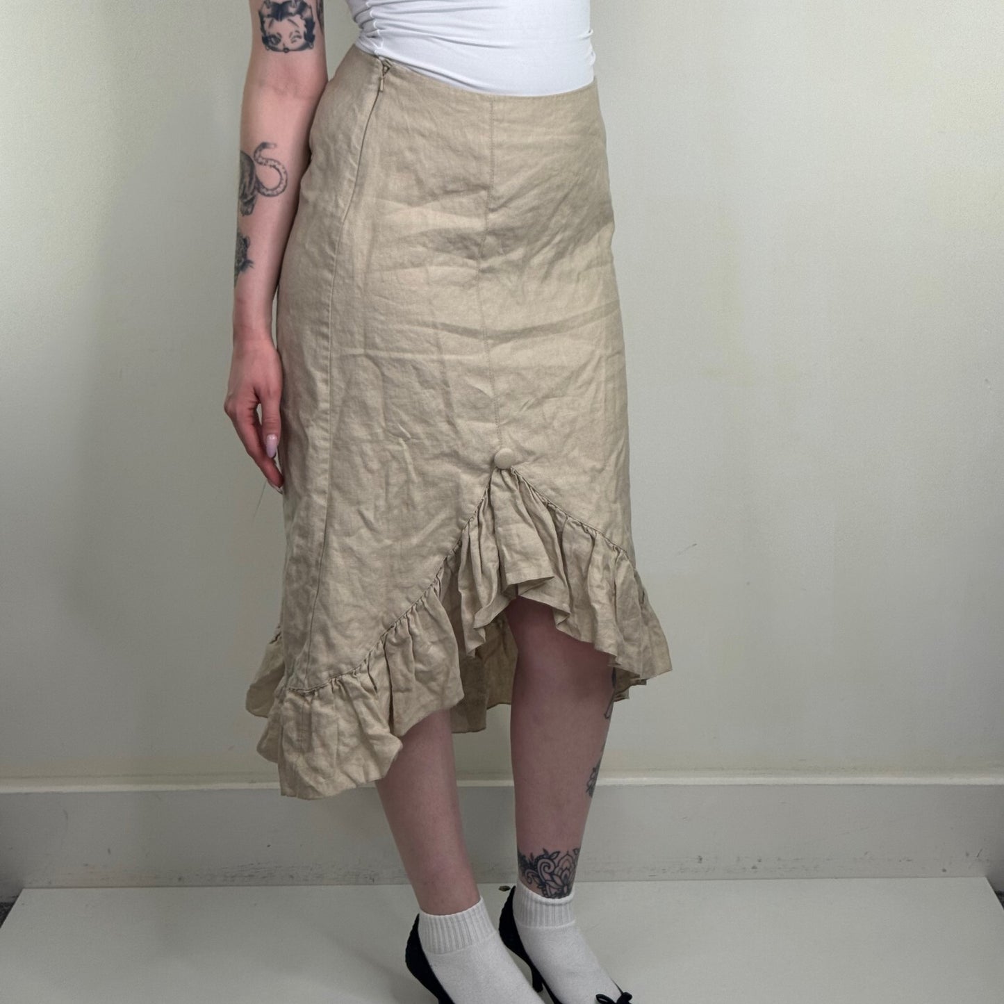 Y2K vintage 100% linen midi skirt asymmetrical hem ruffle button cream
