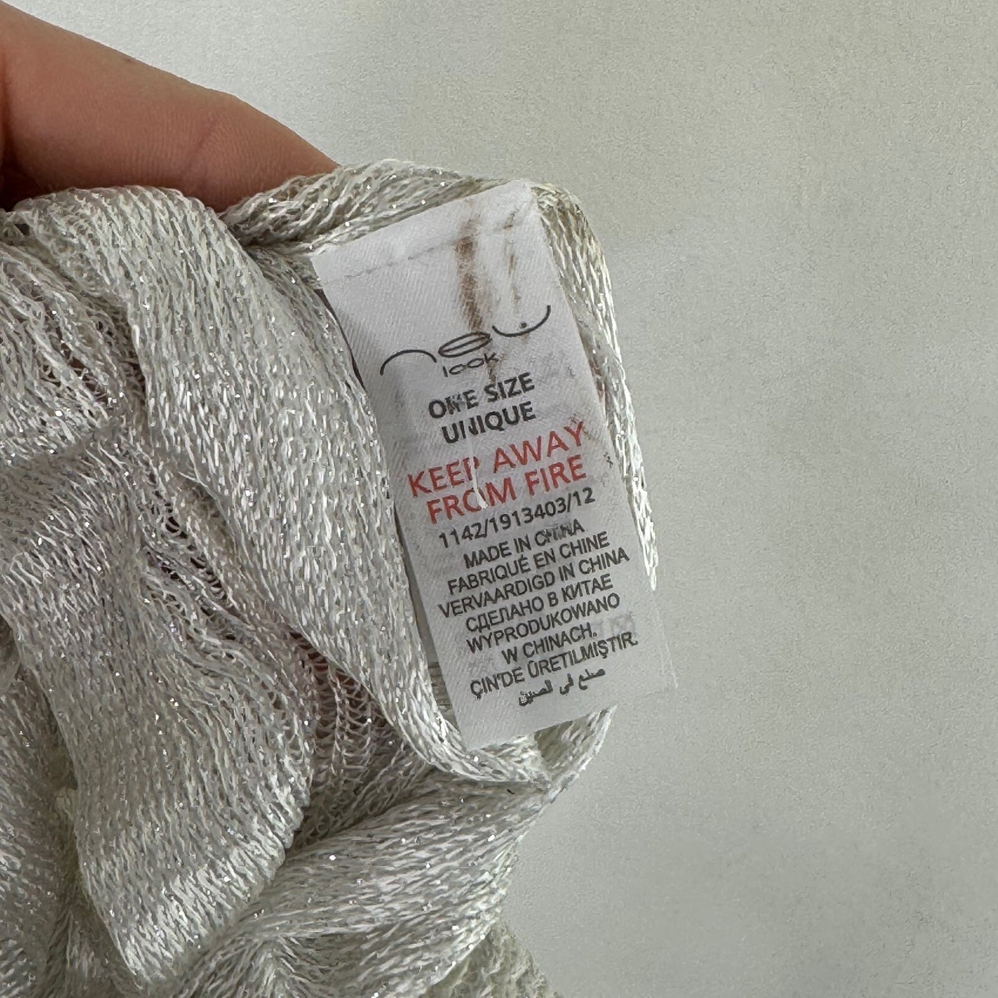 Y2K vintage scarf sparkly knit frilly fringe silver ruffle
