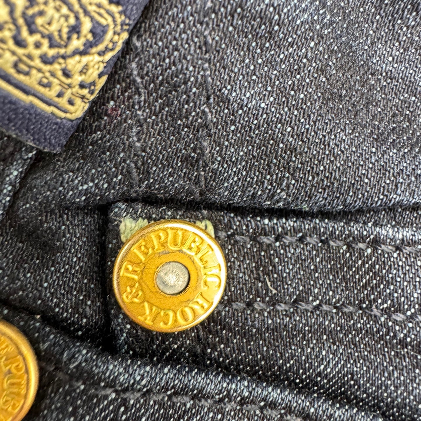 Vintage Rock & Republic jeans straight leg dark denim crown embroidered low rise