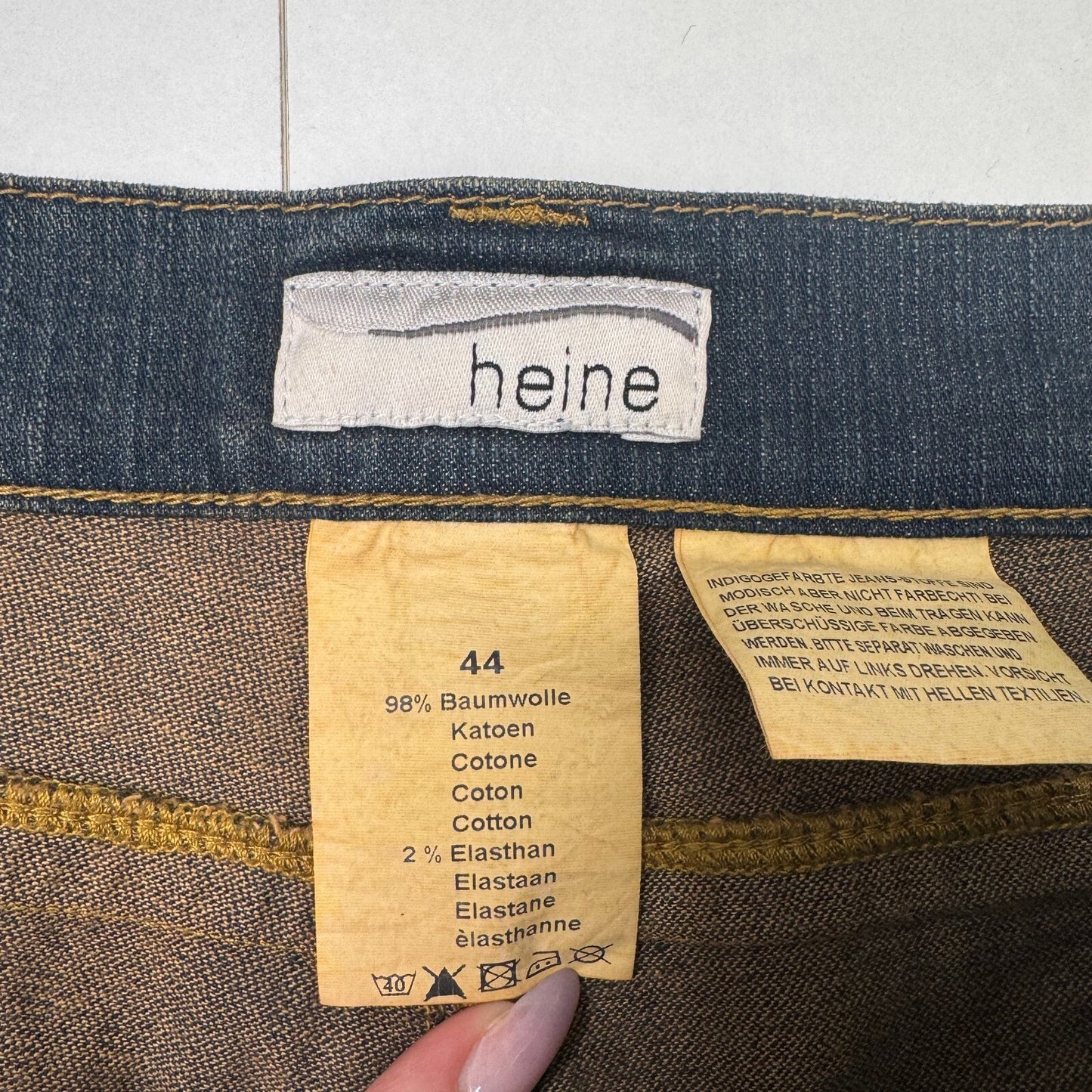 Y2K vintage capri jeans denim cropped faded dirty wash stretchy bootcut buckle