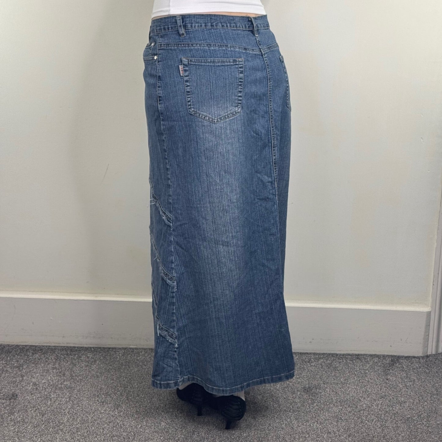 Y2K vintage denim maxi skirt fraying hem pattern stretchy faded blue wash a line