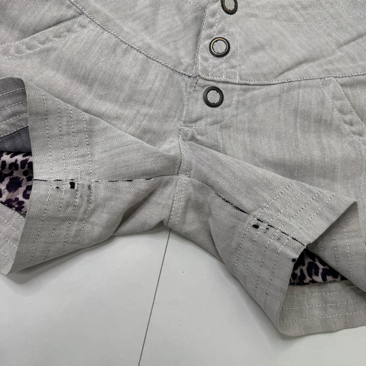 Y2K vintage denim mini shorts mid rise popper buttons side pockets chino