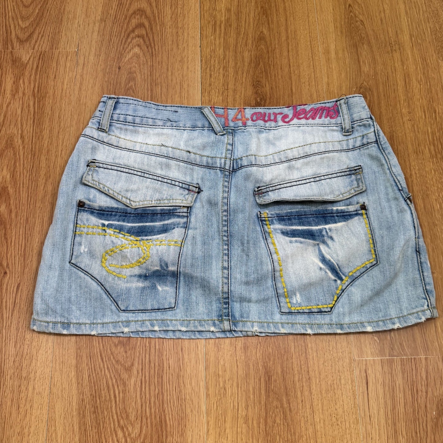 Y2K vintage denim mini skirt low rise light blue wash gold pockets