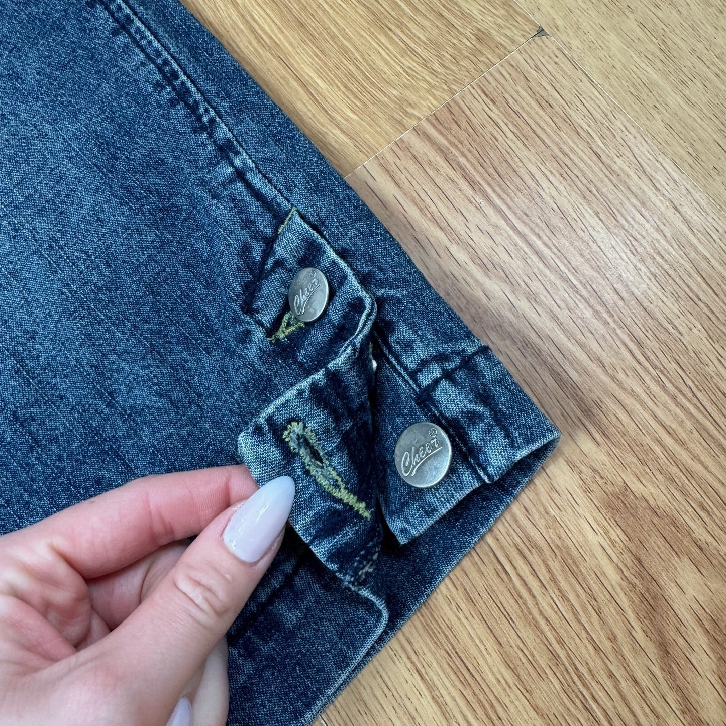 Y2K vintage capri jeans low rise cropped buttons stretchy dark denim wash