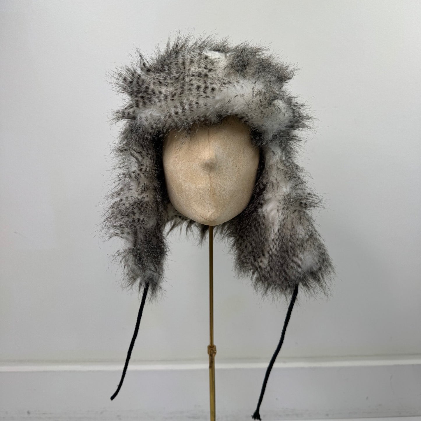 Y2K vintage trapper hat faux fur raccoon feathered style pattern oversized