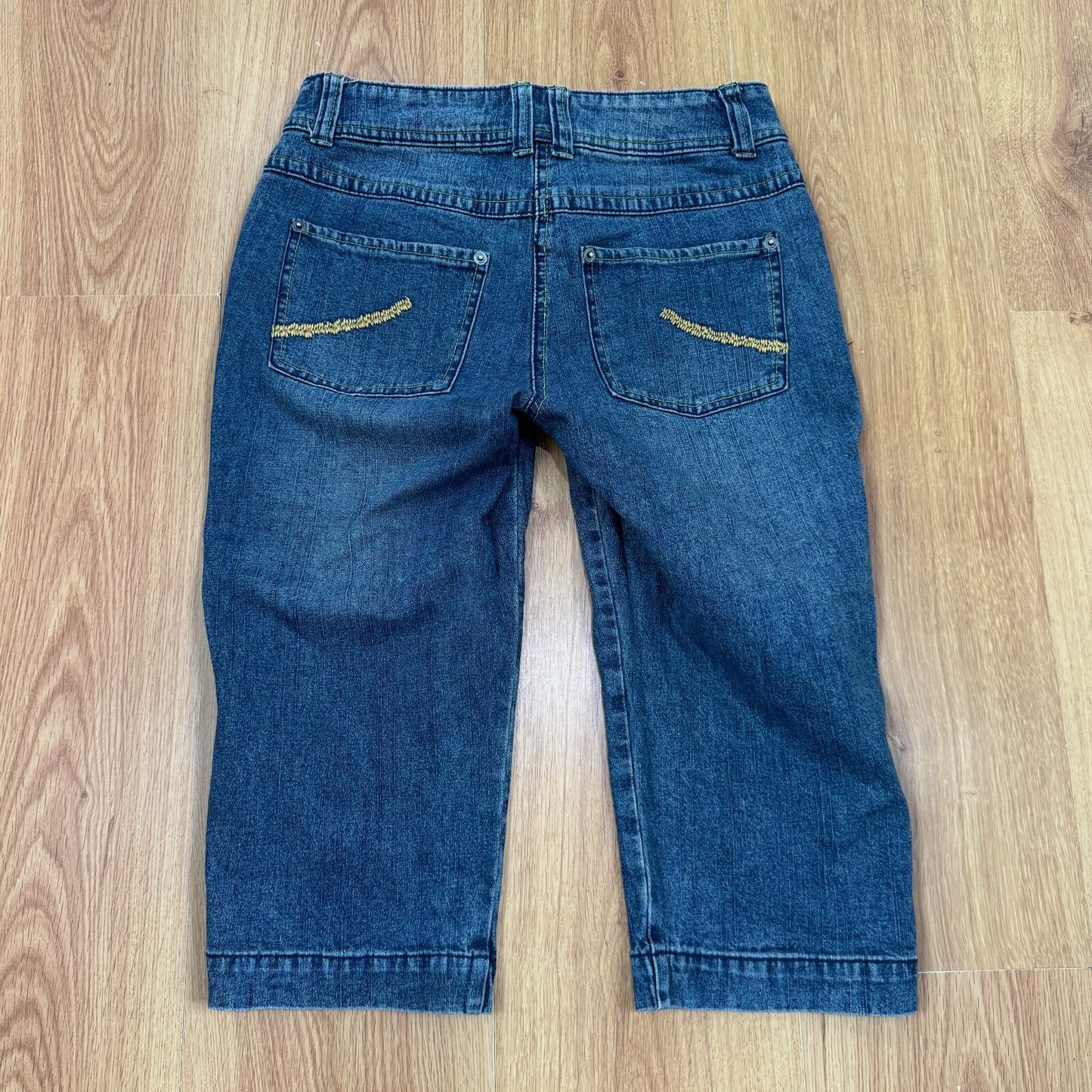 Y2K vintage capri jeans low rise cropped buttons stretchy dark denim wash