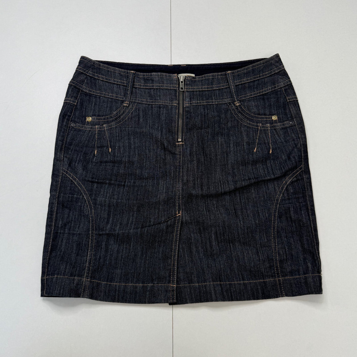 Y2K vintage mini skirt dark denim zip up front stretchy fitted contrast stitch