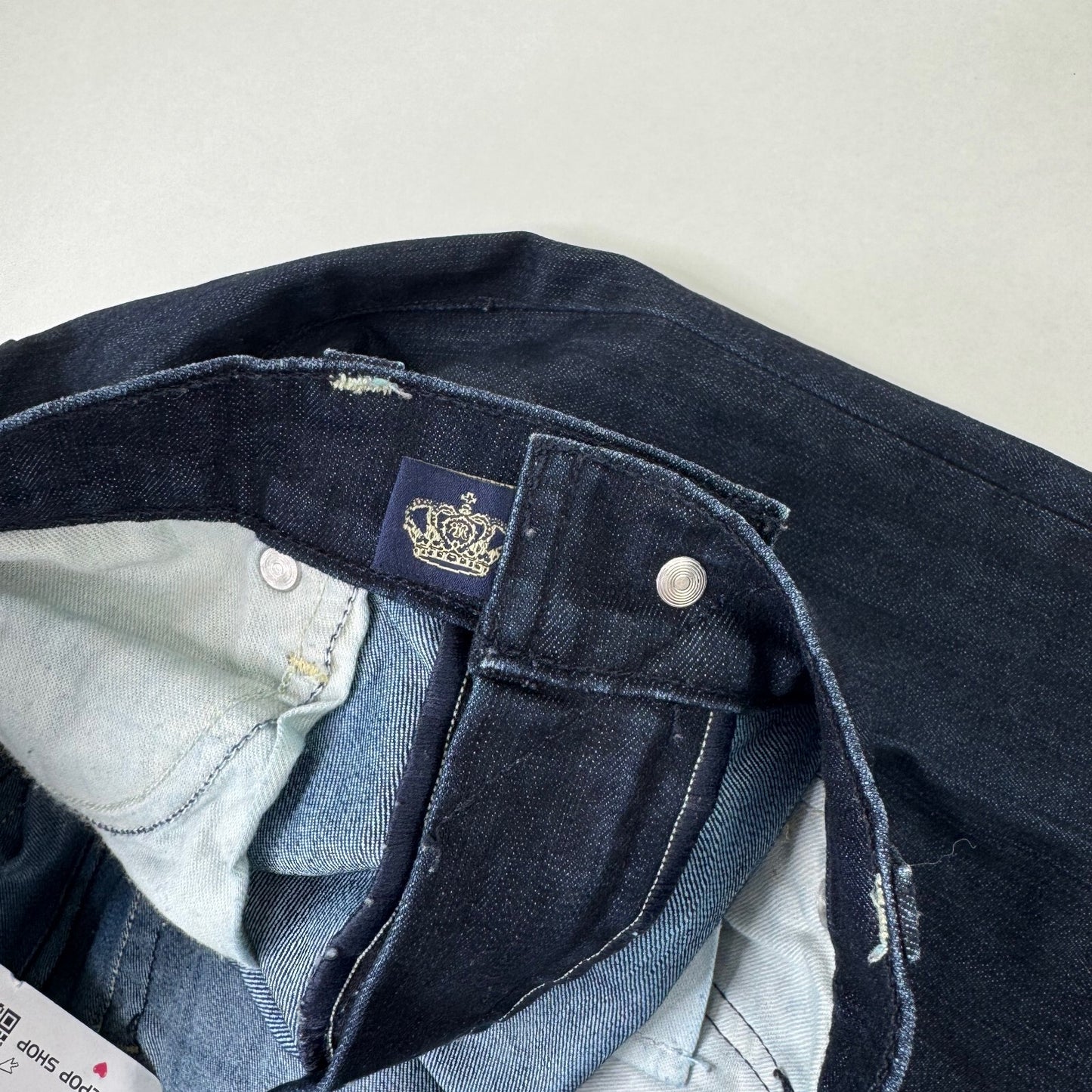 Vintage Rock & Republic jeans straight leg dark denim crown embroidered low rise