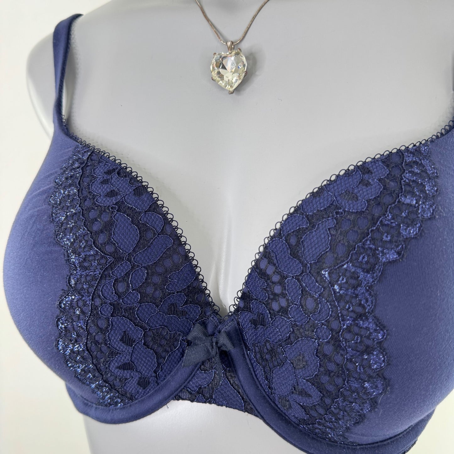 Victoria's Secret bra perfect shape lace navy- new