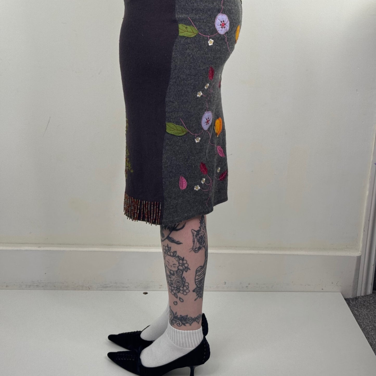 Vintage Y2K Custo Barcelona Floral Embroidered Beaded Fringe Midi Skirt Knit