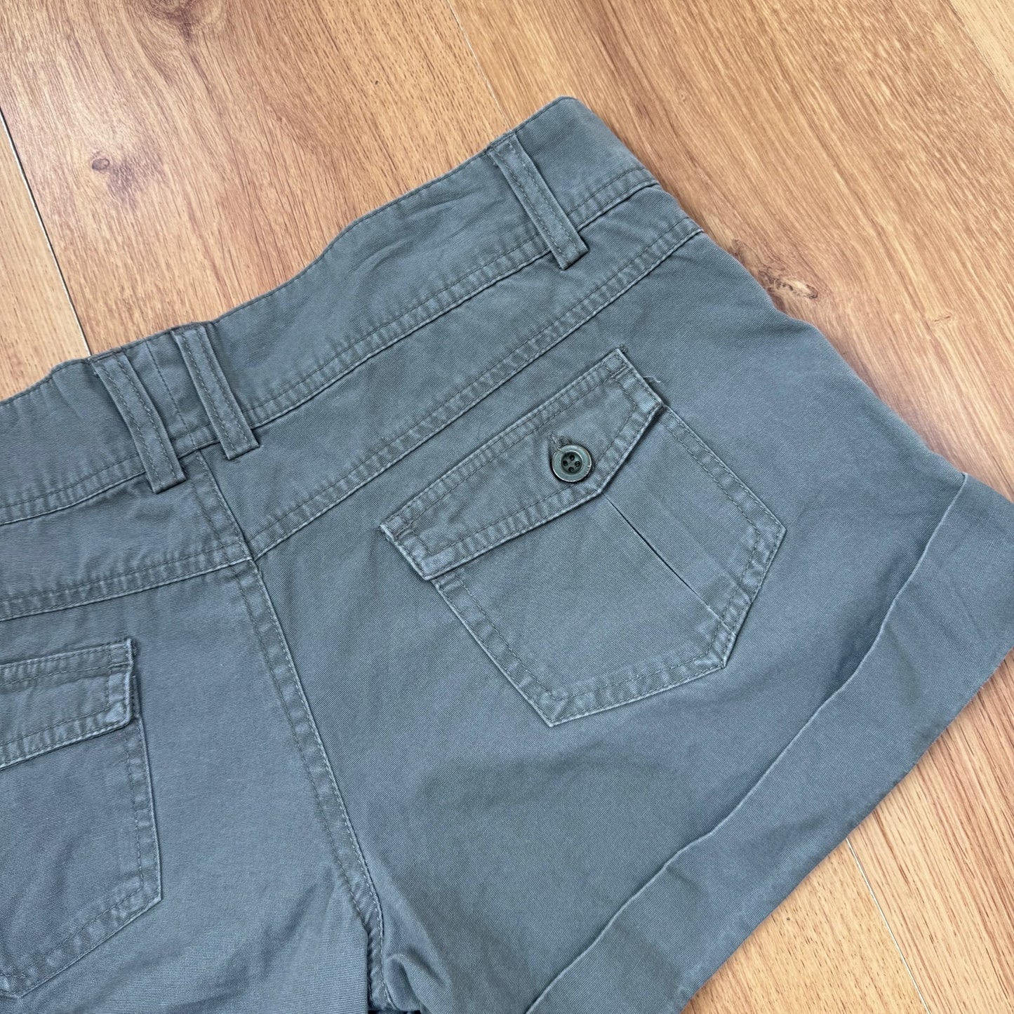 Y2K vintage low rise mini shorts chino buttons cargo pockets khaki