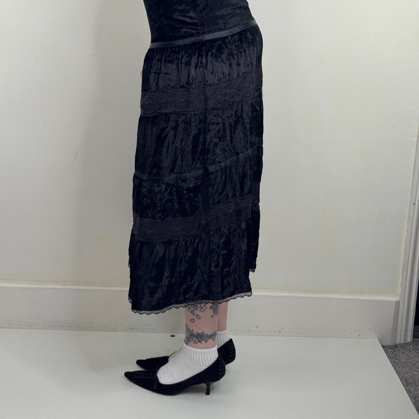 Y2K vintage maxi skirt velvet boho a line lace trim tiered black coquette