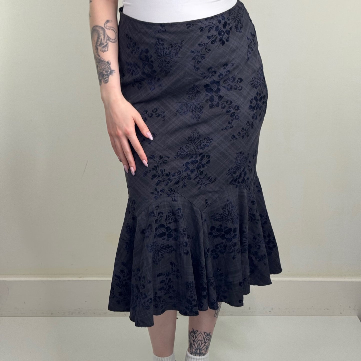 Y2K vintage Per Una midi skirt fishtail fitted navy tartan check print velvet