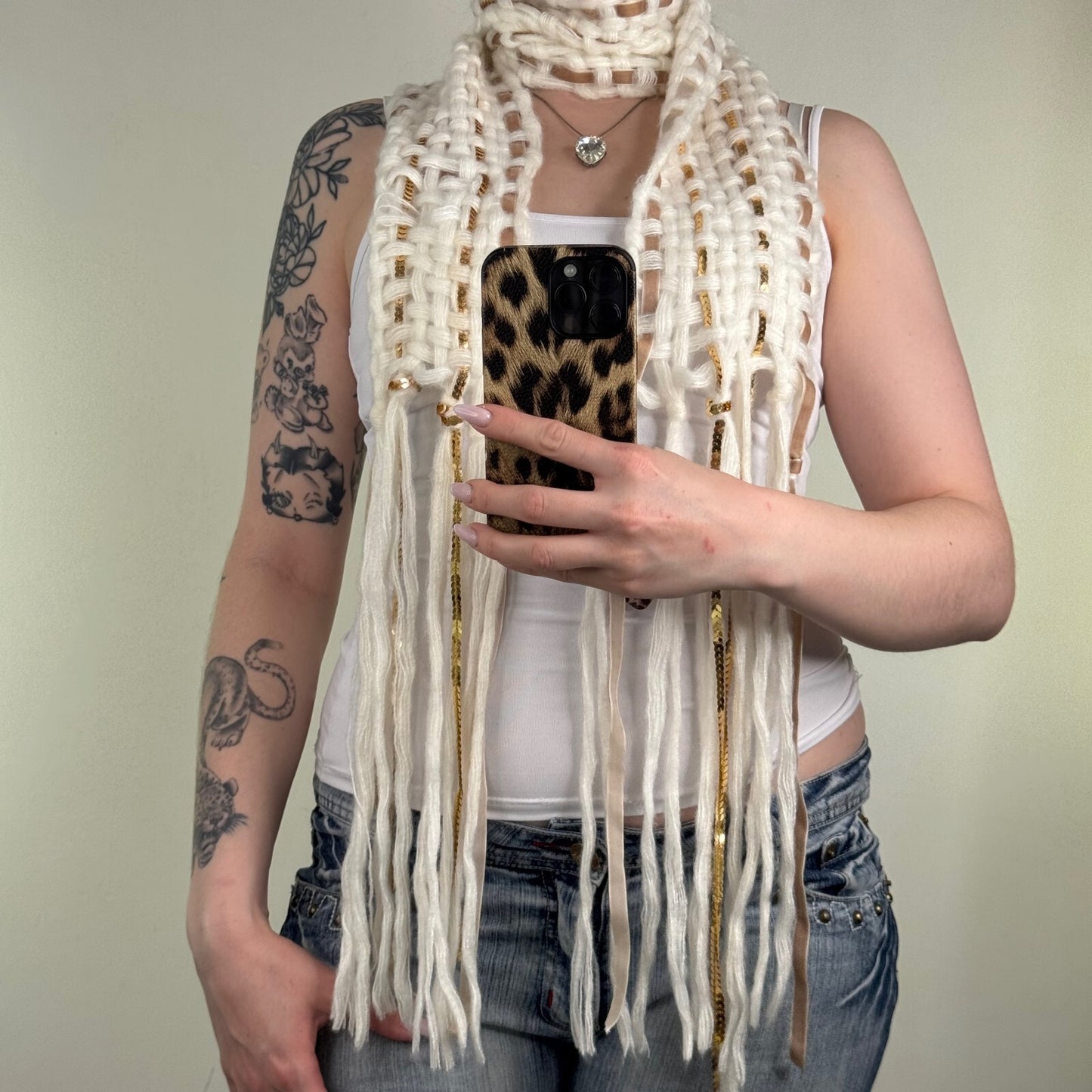 Y2K vintage scarf knit sequin fringe white gold chunky