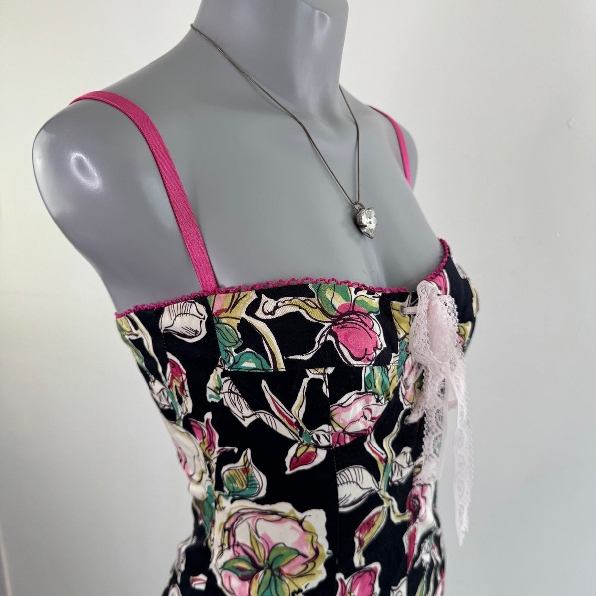 Y2K vintage midi dress floral rose pattern fitted bodycon lace up bust coquette
