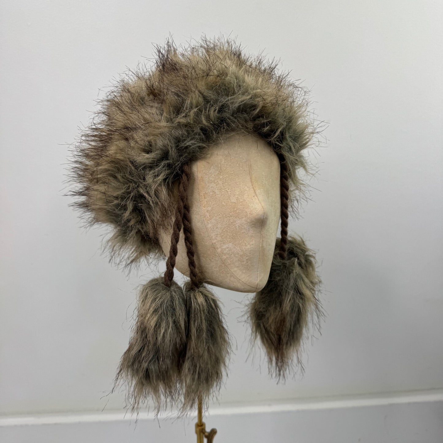 Y2K vintage trapper hat faux fur pom poms cable knit brown unisex