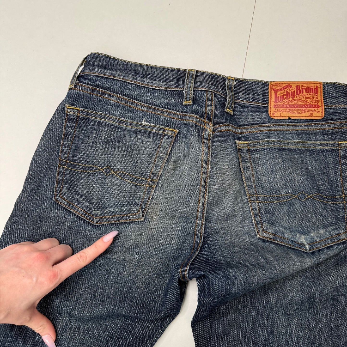 Y2K vintage Lucky Brand straight leg denim jeans dark faded denim wash you