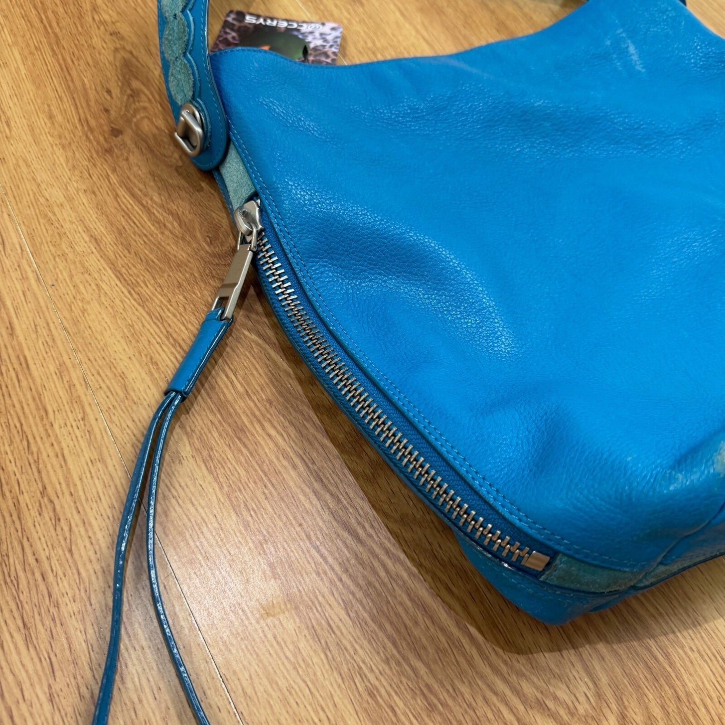 Y2K vintage Fossil shoulder bag small genuine cow hide leather zip suede detail