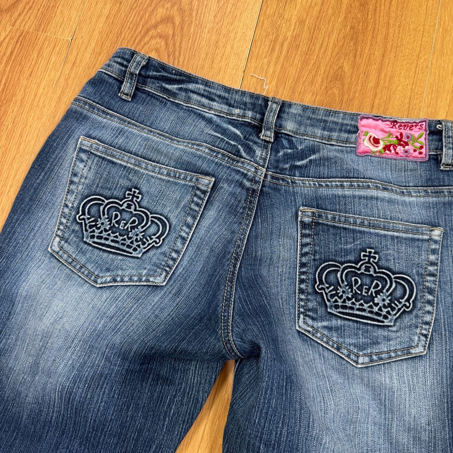 Y2K vintage capri jeans low rise denim cropped shorts crown faded blue wash